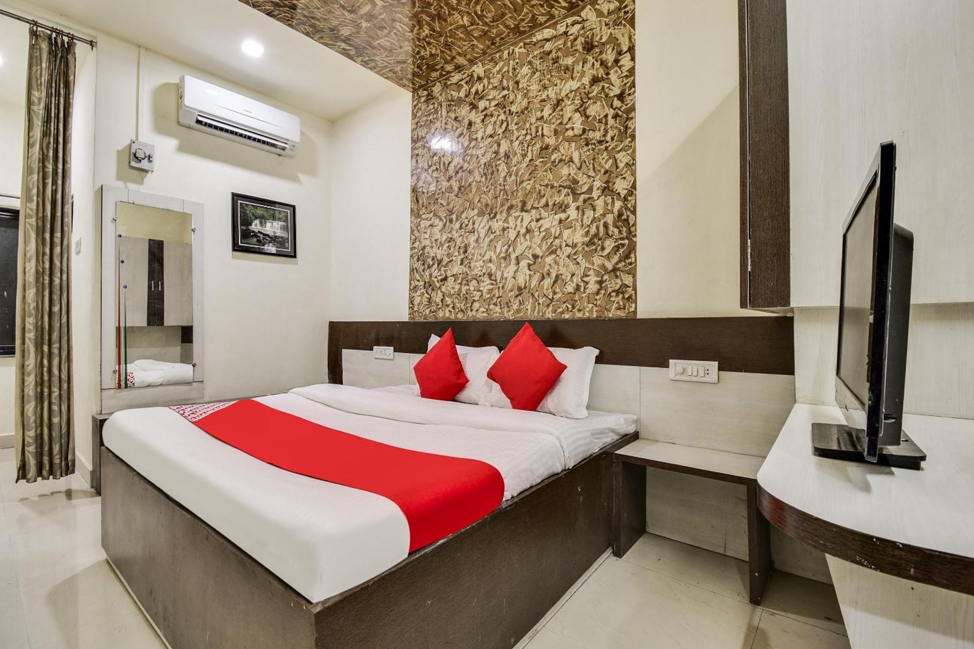 Hotel O Aryan Khāmgaon Zewnętrze zdjęcie